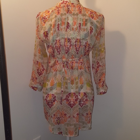 5 for $25.  American rag floral tunic Sz small - Picture 2 of 4